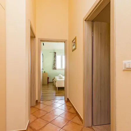 Lara By Interhome * Vrsar