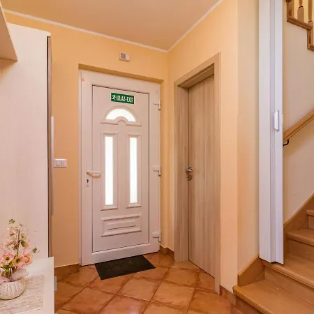 Lara By Interhome Hébergement de vacances Vrsar